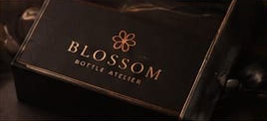 Caja con logo
